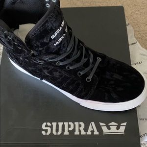 Supra Skytop- Black Velvet Women’s Shoe